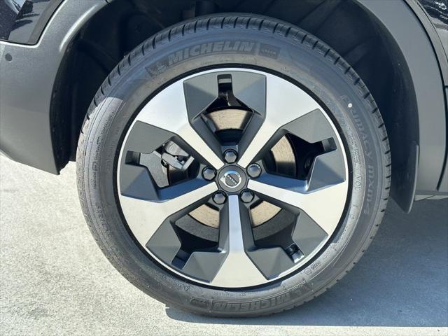 new 2025 Volvo XC40 car, priced at $47,335