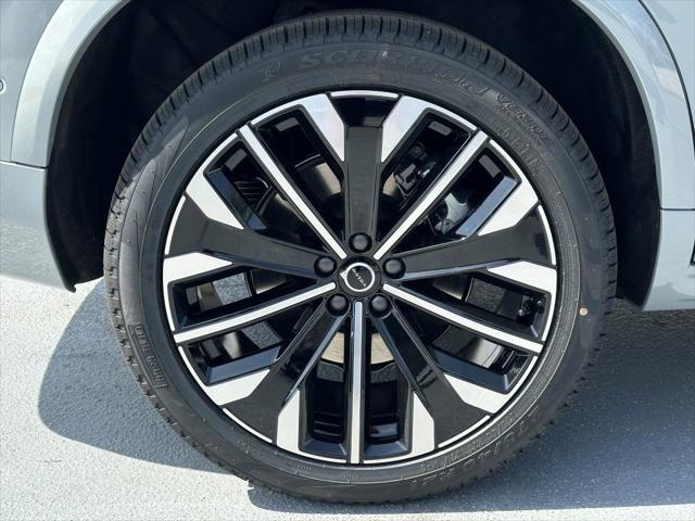 new 2025 Volvo XC90 car, priced at $72,145