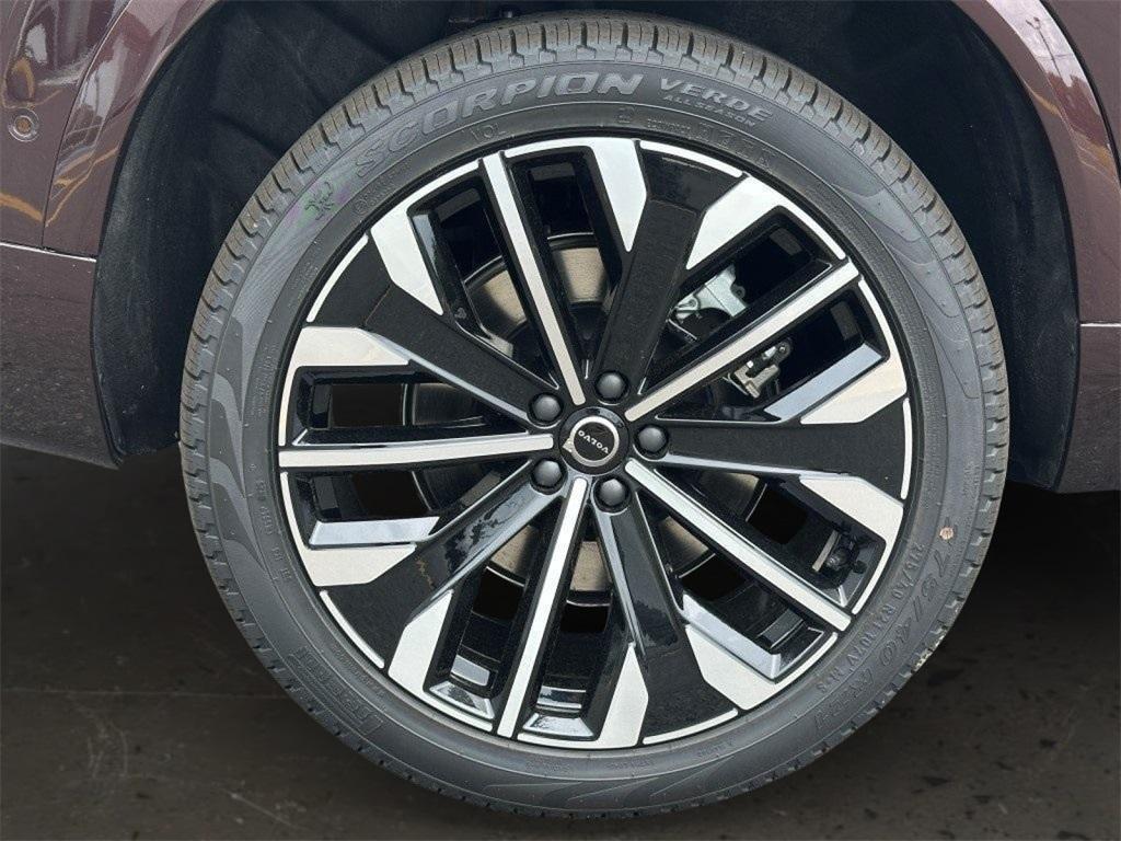 new 2025 Volvo XC90 Plug-In Hybrid car, priced at $74,895