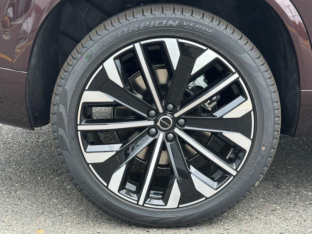 new 2025 Volvo XC90 Plug-In Hybrid car, priced at $76,895