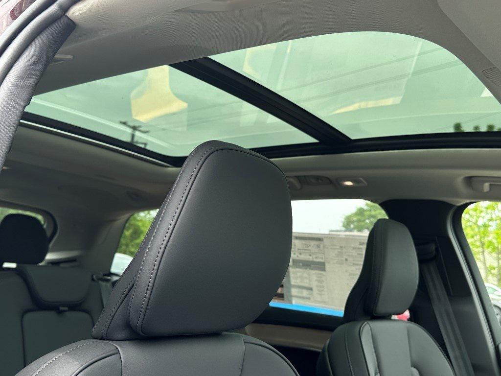 new 2025 Volvo XC90 Plug-In Hybrid car, priced at $76,895
