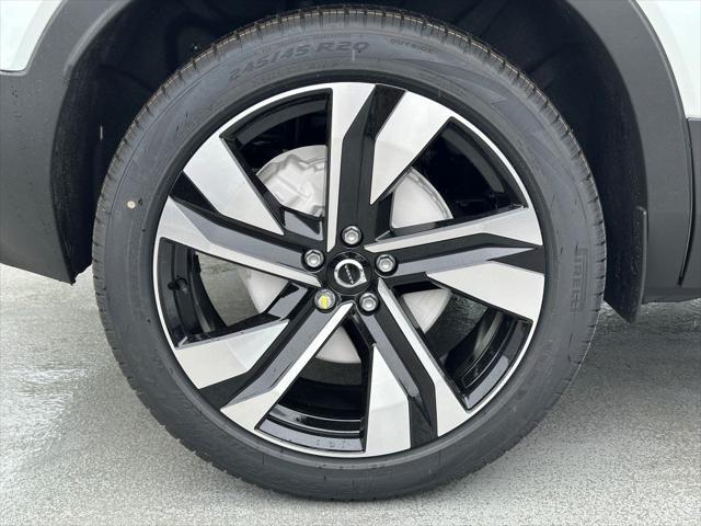 new 2025 Volvo XC40 car, priced at $49,810