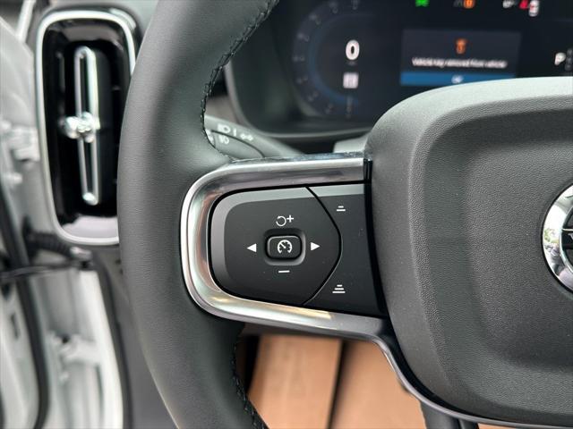 new 2025 Volvo XC40 car, priced at $49,810
