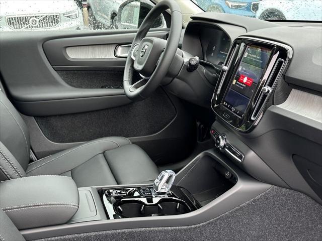 new 2025 Volvo XC40 car, priced at $49,810
