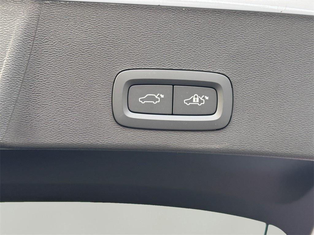 new 2026 Volvo XC40 car, priced at $46,650