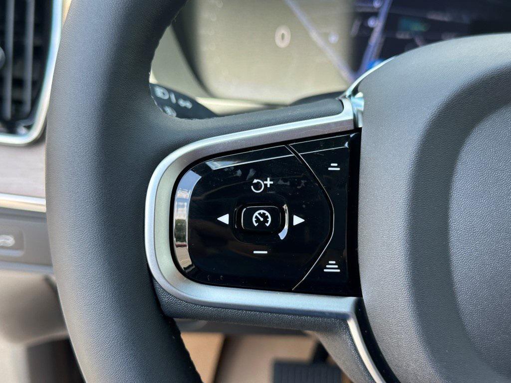 new 2026 Volvo XC60 car, priced at $61,345