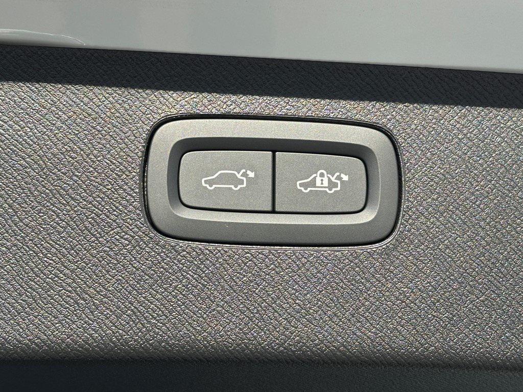 new 2025 Volvo XC90 Plug-In Hybrid car, priced at $76,785