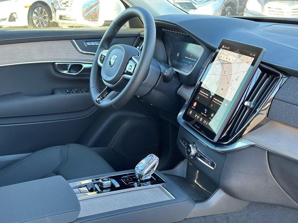 new 2025 Volvo XC90 Plug-In Hybrid car, priced at $76,785