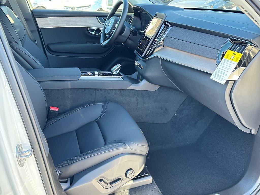 new 2025 Volvo XC90 Plug-In Hybrid car, priced at $76,785