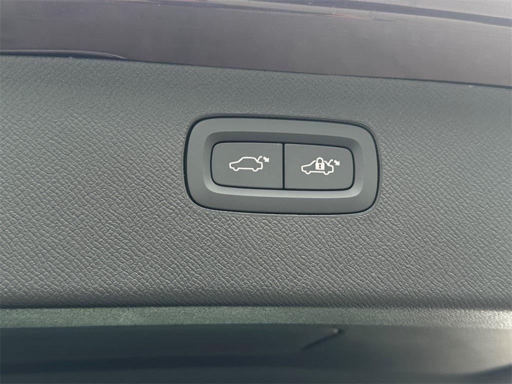 new 2025 Volvo XC90 Plug-In Hybrid car, priced at $75,805