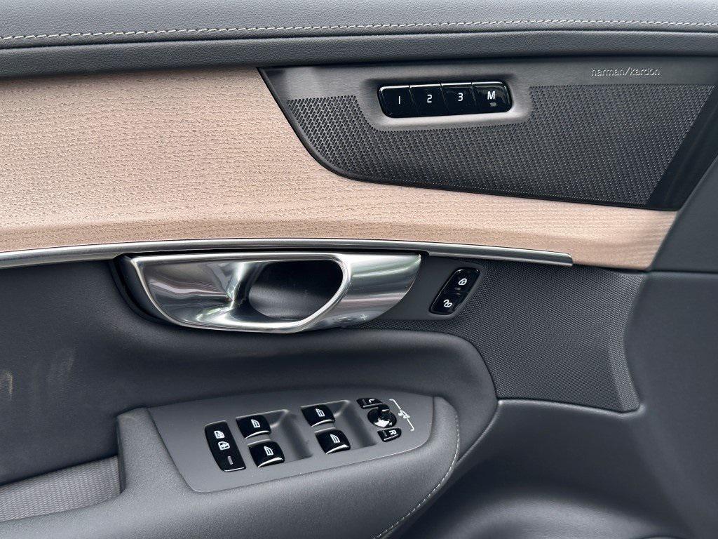 new 2025 Volvo XC90 Plug-In Hybrid car, priced at $77,805
