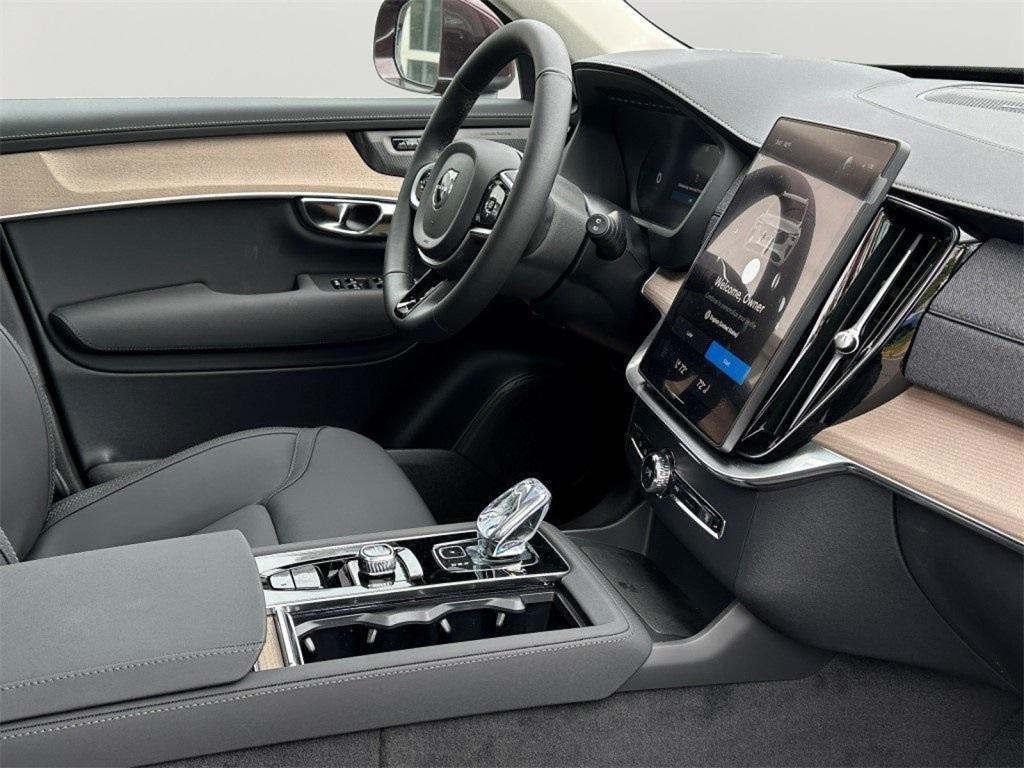 new 2025 Volvo XC90 Plug-In Hybrid car, priced at $75,805