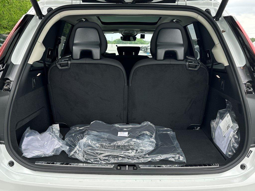 new 2025 Volvo XC90 Plug-In Hybrid car, priced at $76,895