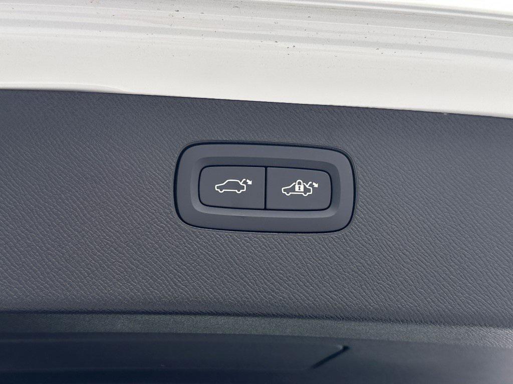new 2025 Volvo XC90 Plug-In Hybrid car, priced at $76,895