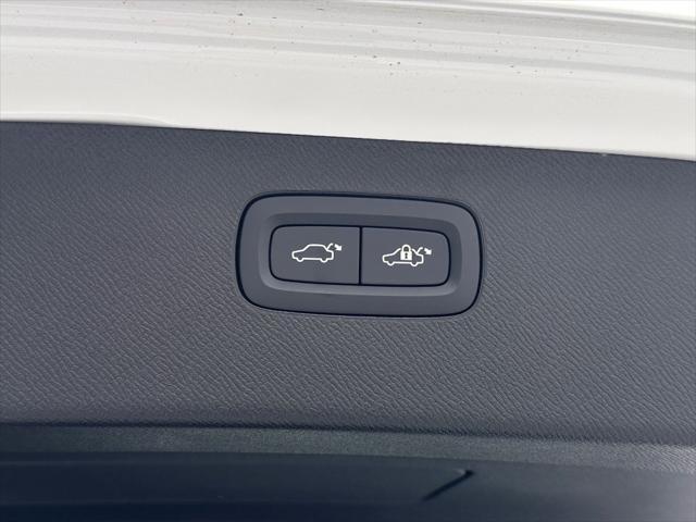 new 2025 Volvo XC90 Plug-In Hybrid car, priced at $77,895