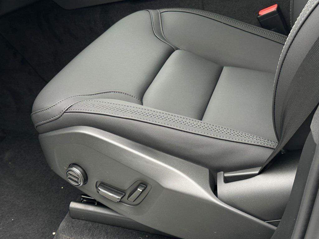 new 2025 Volvo XC90 Plug-In Hybrid car, priced at $76,895
