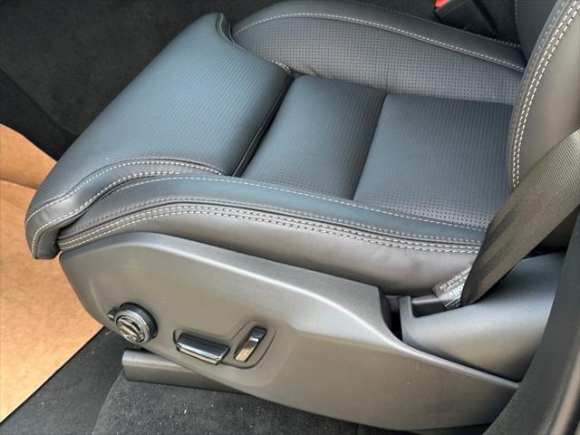 new 2025 Volvo XC90 car, priced at $72,045