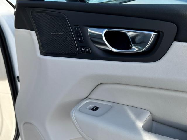 new 2025 Volvo XC60 car, priced at $59,845
