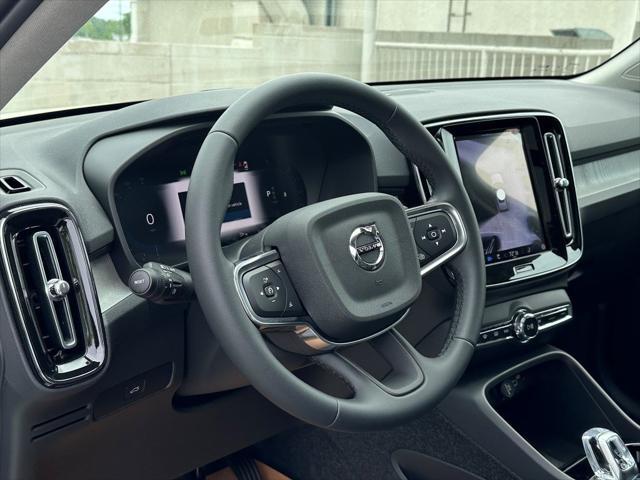 new 2025 Volvo XC40 car, priced at $51,565