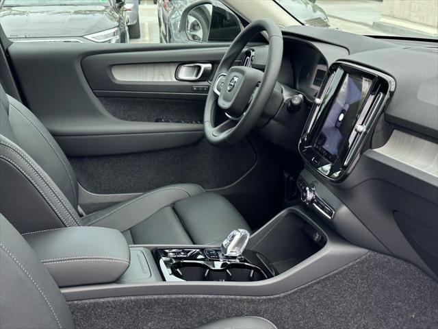 new 2025 Volvo XC40 car, priced at $50,565