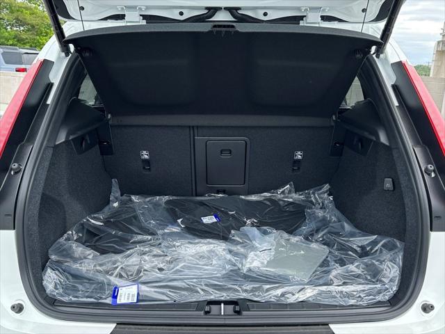 new 2025 Volvo XC40 car, priced at $50,565
