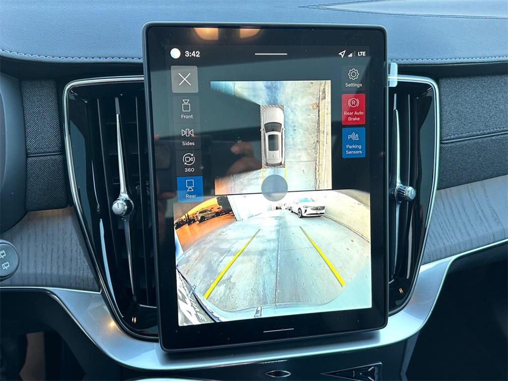 new 2026 Volvo XC90 car, priced at $71,145