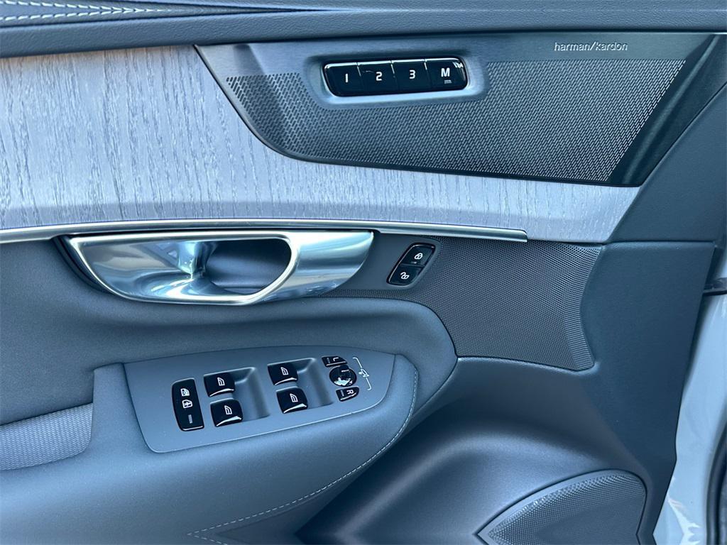 new 2026 Volvo XC90 car, priced at $71,145