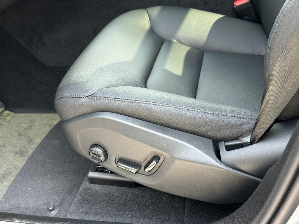 new 2025 Volvo XC60 car, priced at $48,895