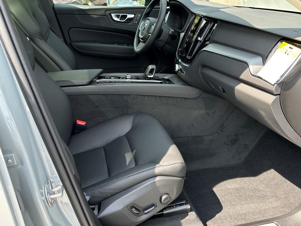 new 2025 Volvo XC60 car, priced at $48,895