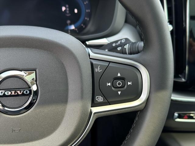 new 2025 Volvo XC60 car, priced at $49,895