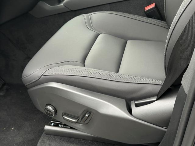 new 2025 Volvo XC90 car, priced at $67,245