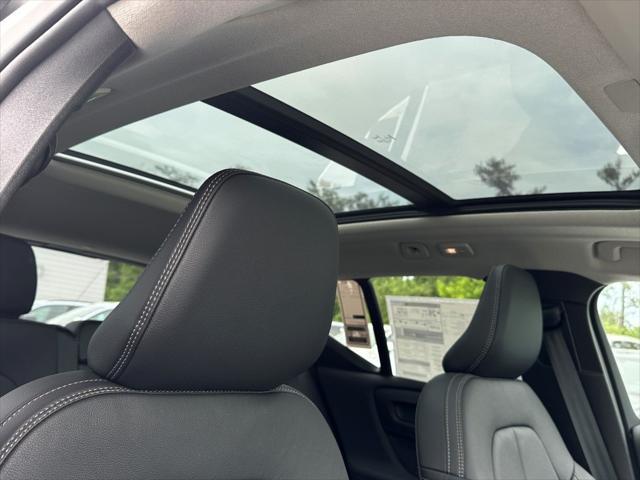 new 2025 Volvo XC40 car, priced at $46,035
