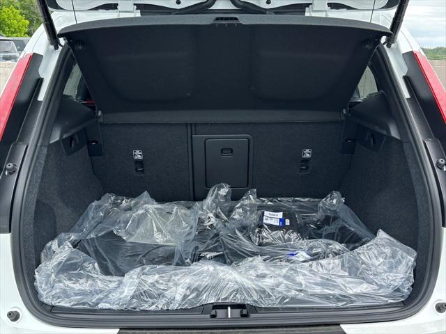 new 2025 Volvo XC40 car, priced at $46,035