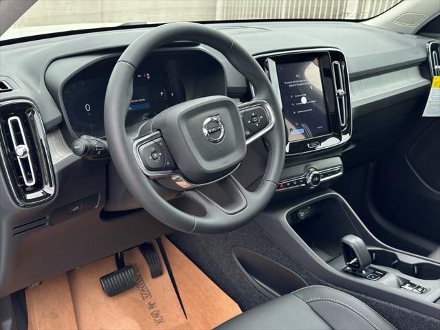 new 2025 Volvo XC40 car, priced at $46,035