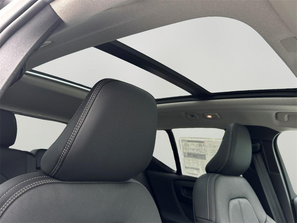 new 2025 Volvo XC40 car, priced at $41,535
