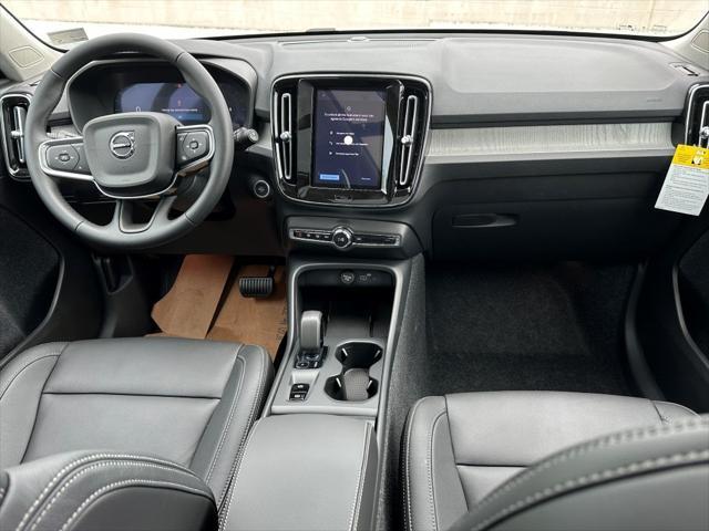 new 2025 Volvo XC40 car, priced at $46,035