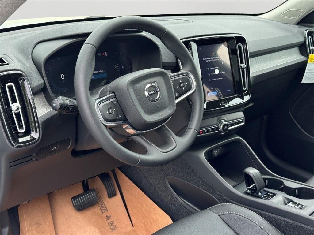 new 2025 Volvo XC40 car, priced at $41,535