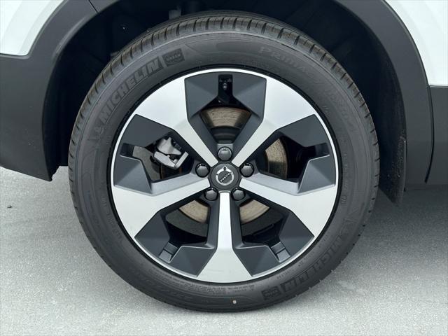 new 2025 Volvo XC40 car, priced at $46,035