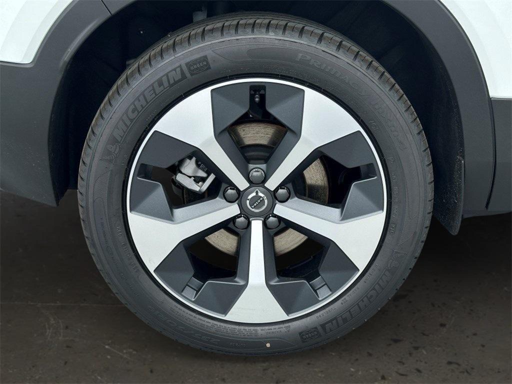 new 2025 Volvo XC40 car, priced at $41,535