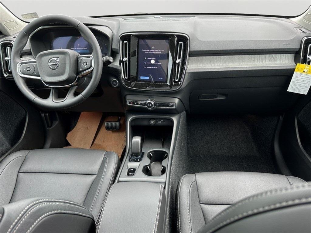 new 2025 Volvo XC40 car, priced at $41,535