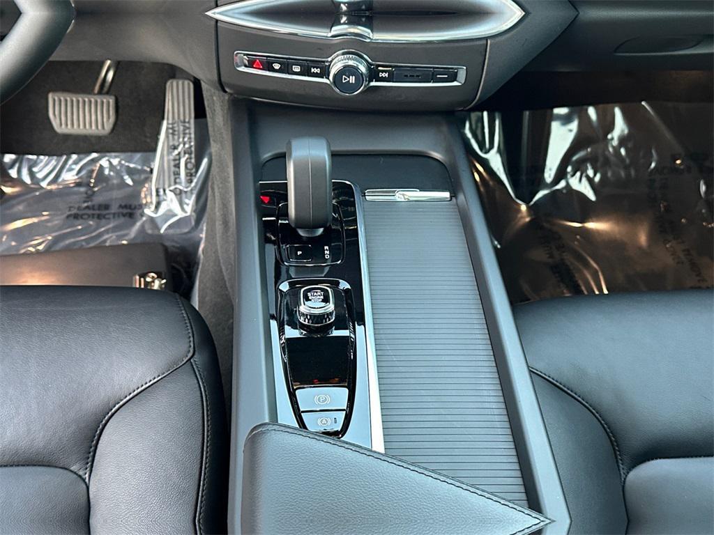 used 2023 Volvo XC60 car, priced at $31,639