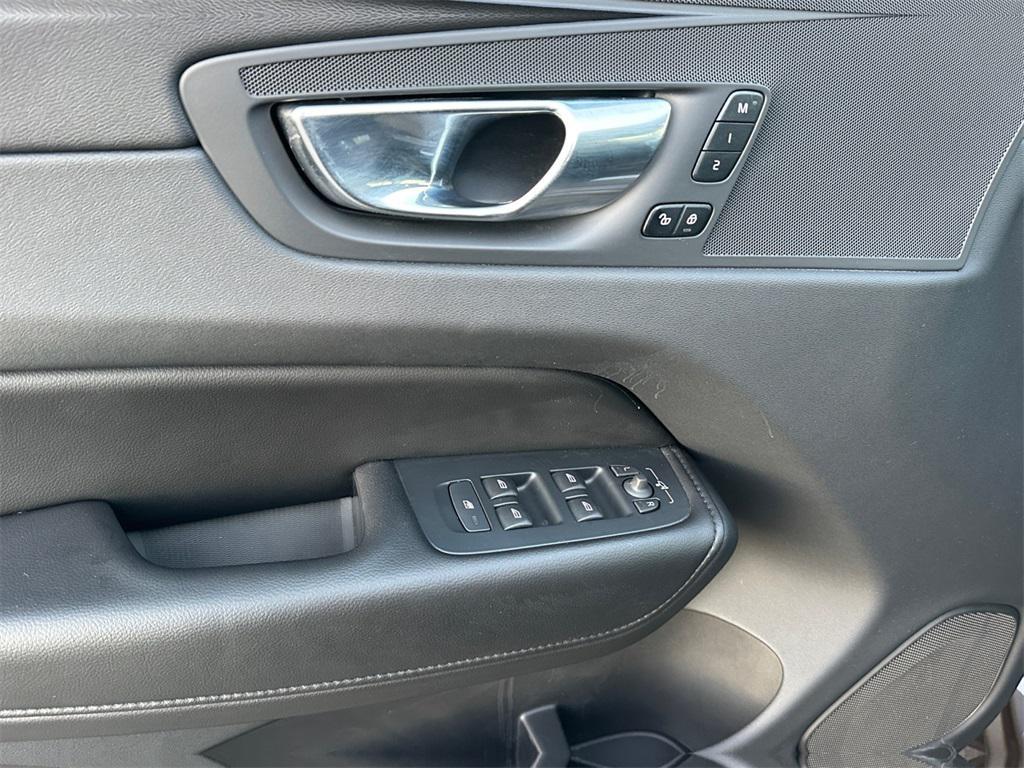 used 2023 Volvo XC60 car, priced at $31,639