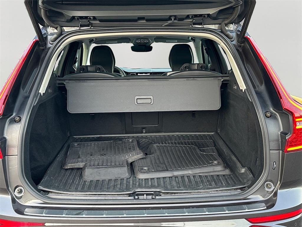 used 2023 Volvo XC60 car, priced at $31,639