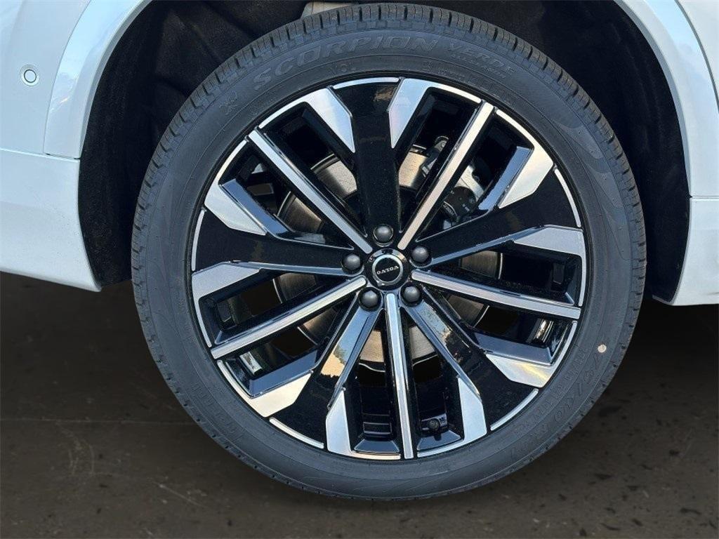 new 2025 Volvo XC90 Plug-In Hybrid car, priced at $75,805