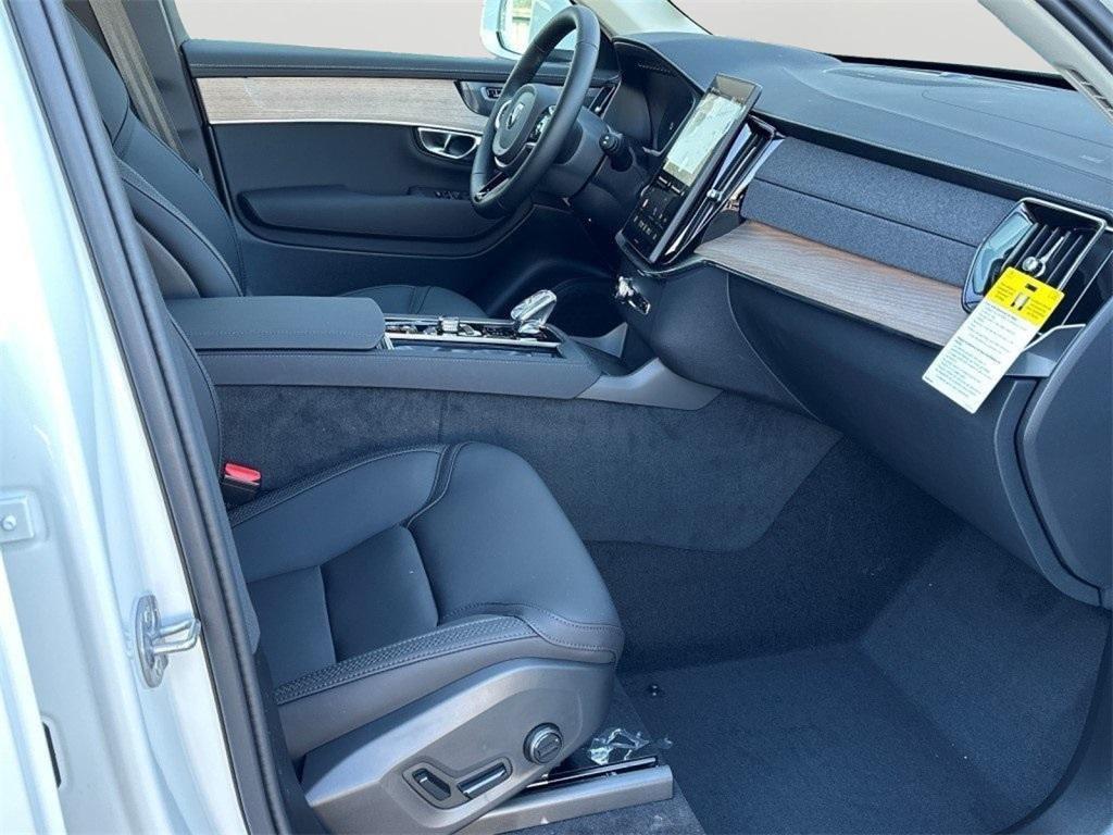 new 2025 Volvo XC90 Plug-In Hybrid car, priced at $75,805