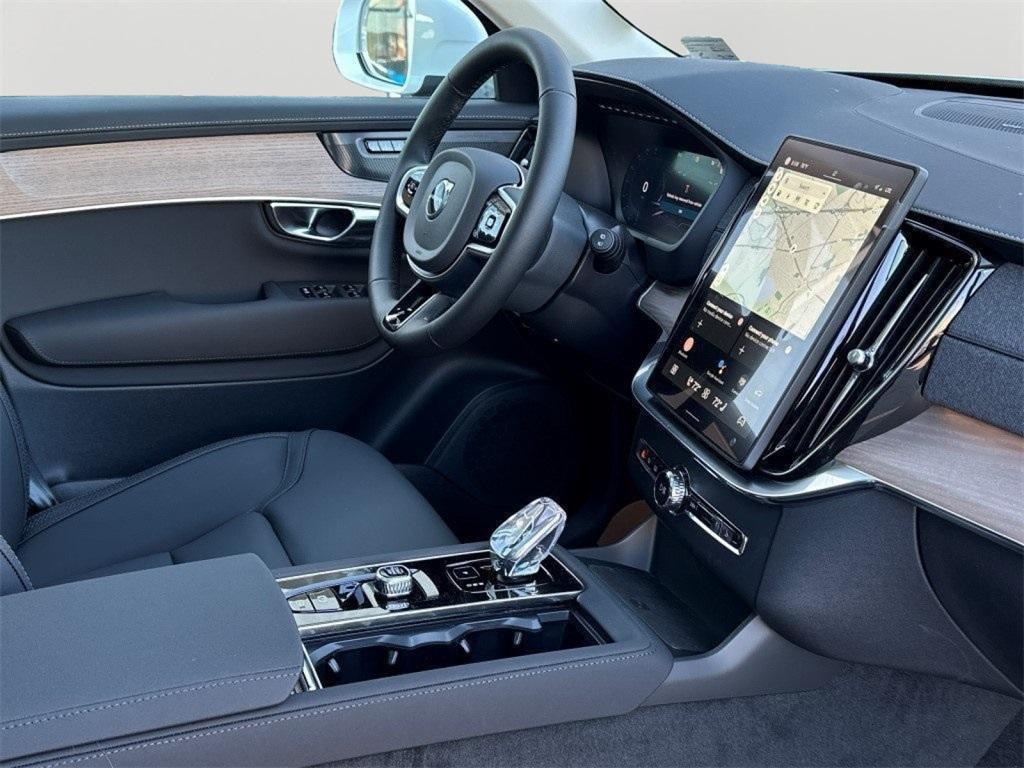 new 2025 Volvo XC90 Plug-In Hybrid car, priced at $75,805