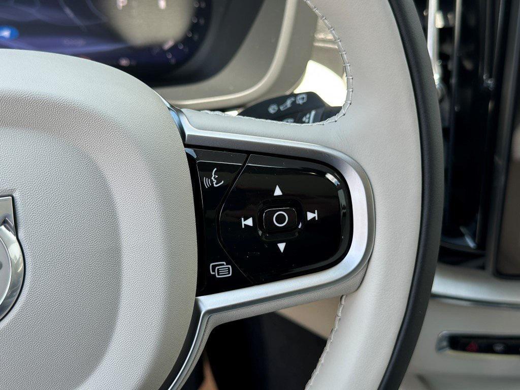 new 2026 Volvo XC60 car, priced at $62,935