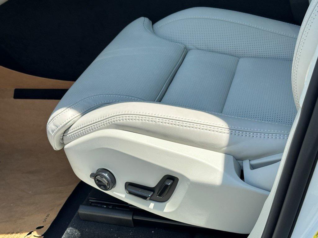 new 2026 Volvo XC60 car, priced at $62,935
