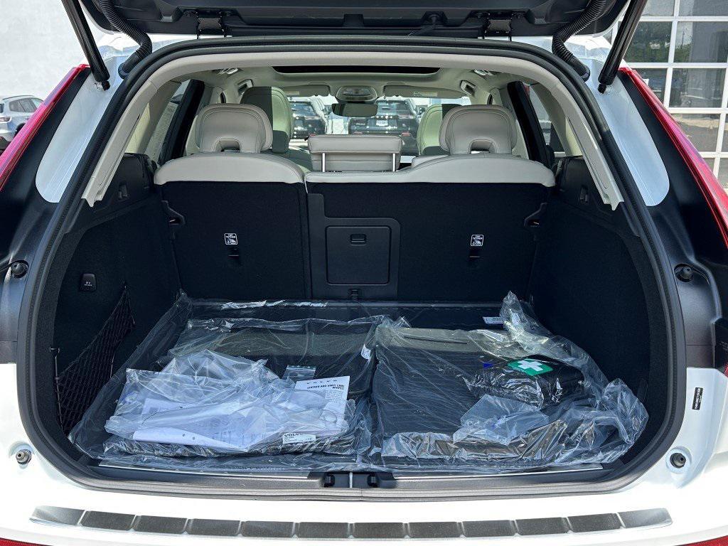 new 2026 Volvo XC60 car, priced at $62,935