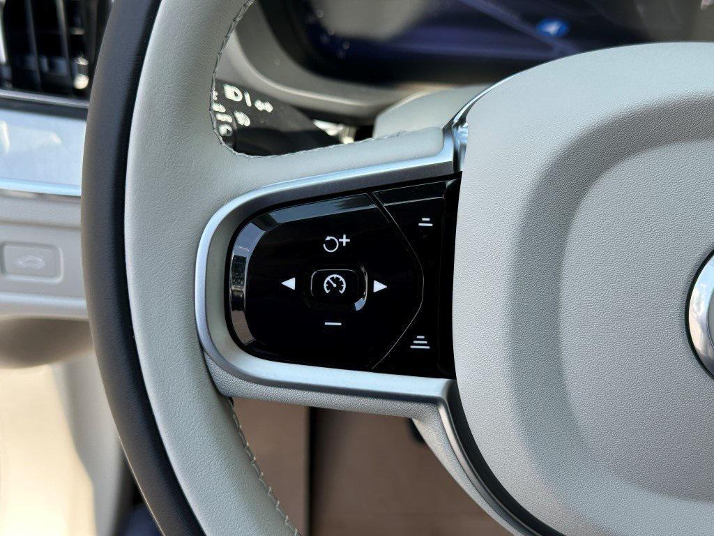 new 2026 Volvo XC60 car, priced at $62,935